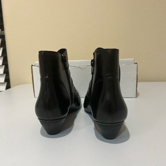 Josef Seibel black leather bootie ankle boots 37 US 6 6.5 - Picture 4 of 9